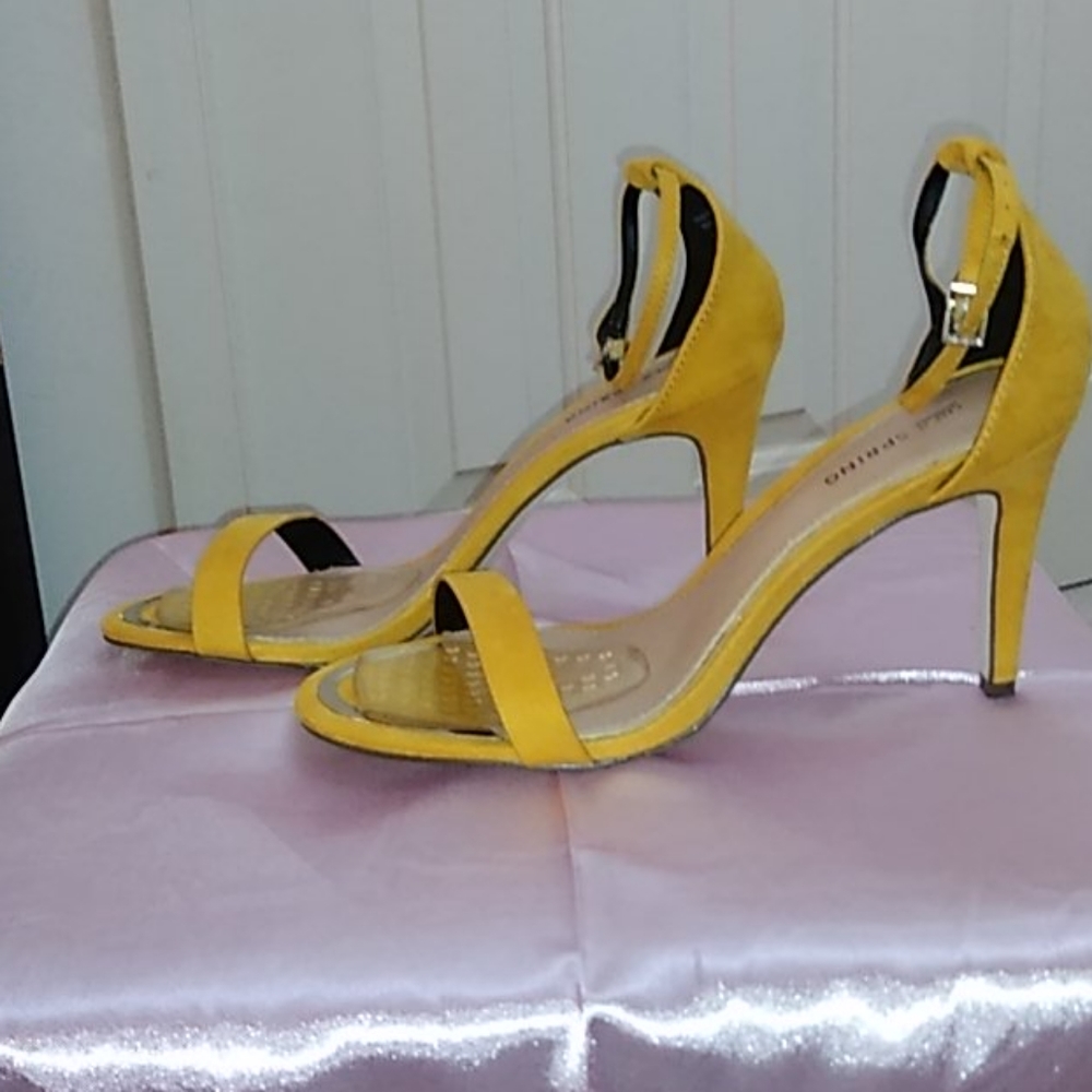 Yellow Mustard 3 1/2" Ankle Strap Sandals size 10